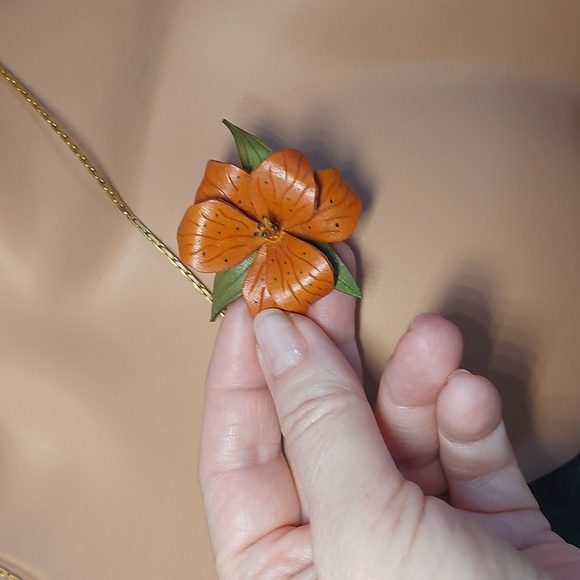 Leather Lily Flower Brooch | Hand-Painted Floral Pin Earring Set - Picture 4 of 7